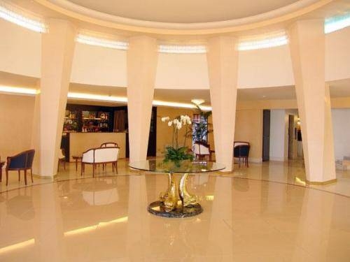 Imagen general del Hotel Grand Faraglioni. Foto 8