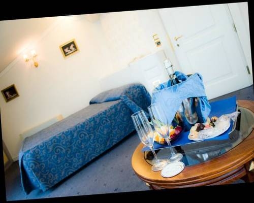 Imagen general del Hotel Grand Faraglioni. Foto 12