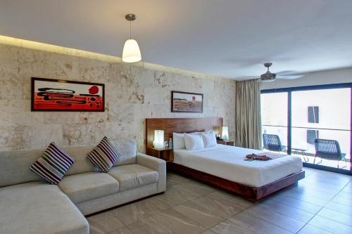 Imagen de la habitación del Hotel Grand Fifty Suites. Foto 8