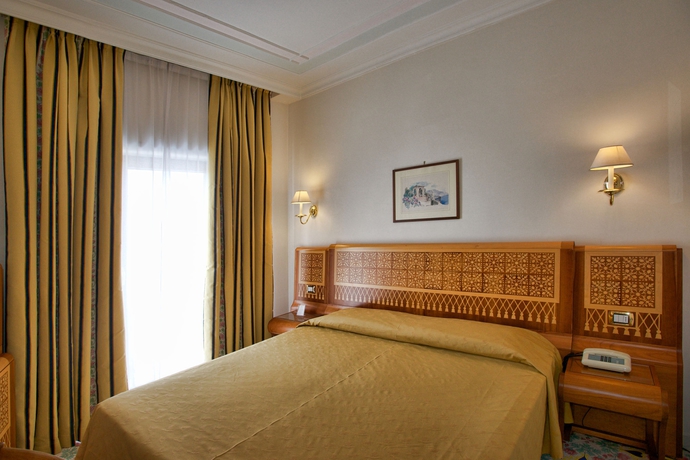 Imagen de la habitación del Hotel Grand Flora. Foto 6