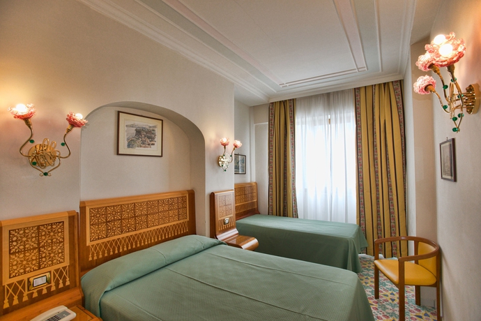 Imagen de la habitación del Hotel Grand Flora. Foto 8