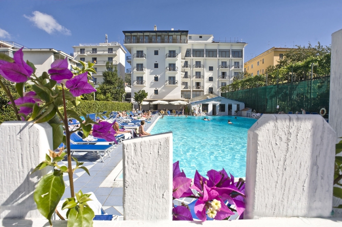 Imagen general del Hotel Grand Flora. Foto 2