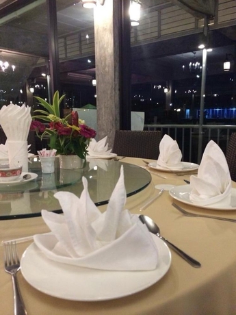 Imagen del bar/restaurante del Hotel Grand Forest. Foto 2