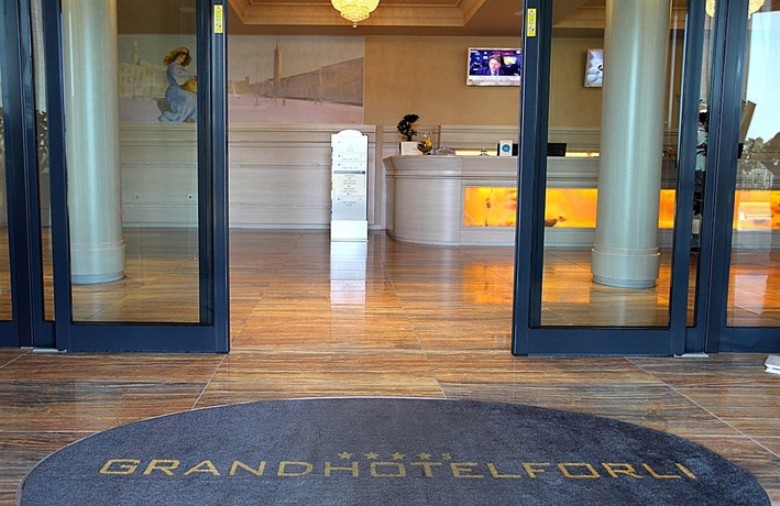 Imagen de los interiores del Hotel Grand Forlì. Foto 8