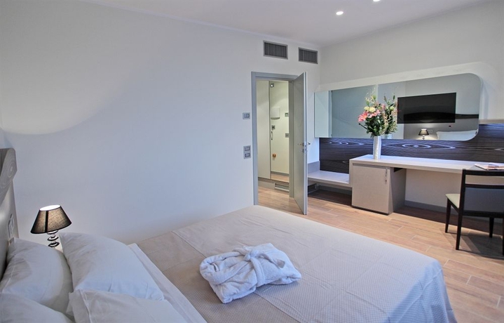 Imagen de la habitación del Hotel Grand Forlì. Foto 4