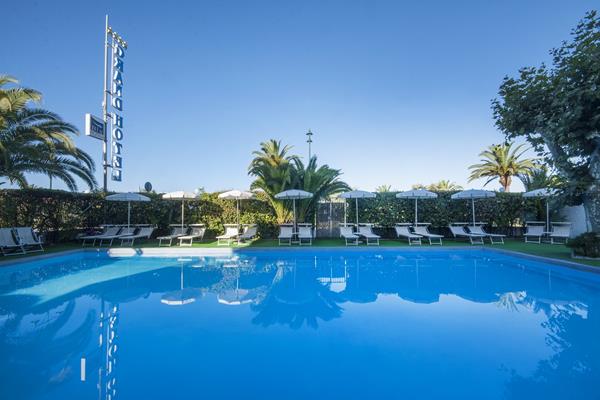 Imagen general del Hotel Grand, Forte de Marmi. Foto 5