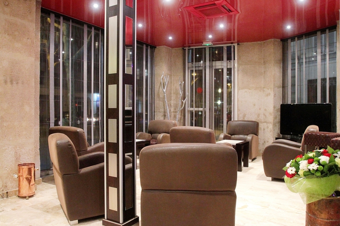 Imagen de los interiores del Hotel Grand Francais. Foto 15