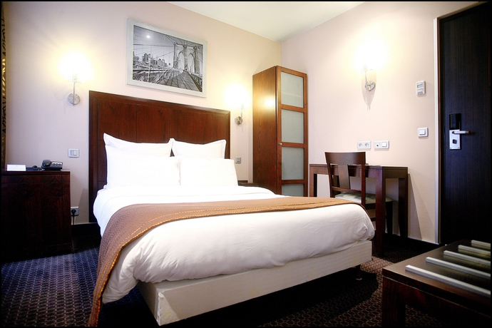 Imagen de la habitación del Hotel Grand Francais. Foto 6