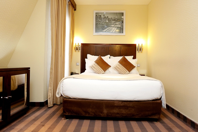 Imagen de la habitación del Hotel Grand Francais. Foto 11