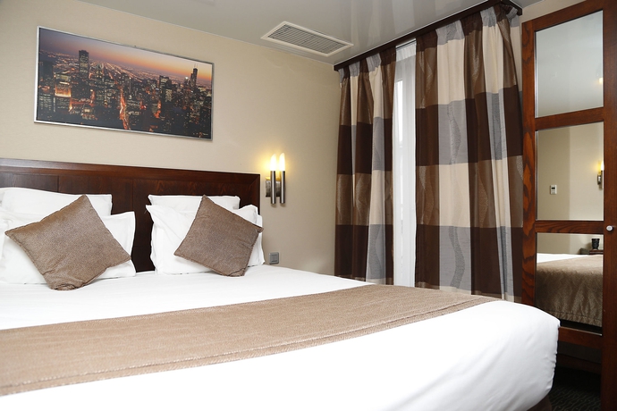 Imagen de la habitación del Hotel Grand Francais. Foto 13