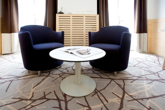 Imagen de la habitación del Hotel Grand Francais. Foto 8