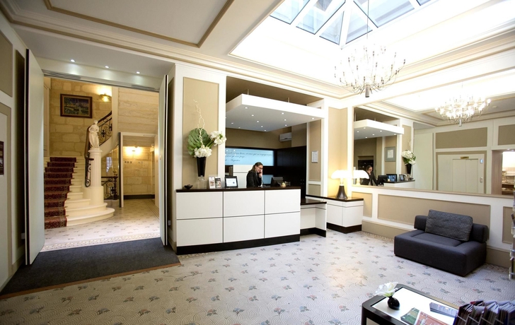 Imagen de los interiores del Hotel Grand Francais. Foto 14