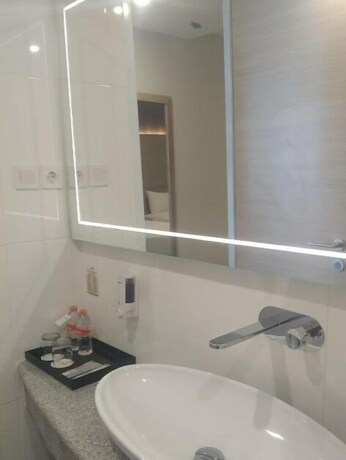Imagen de la habitación del Hotel Grand G7. Foto 25