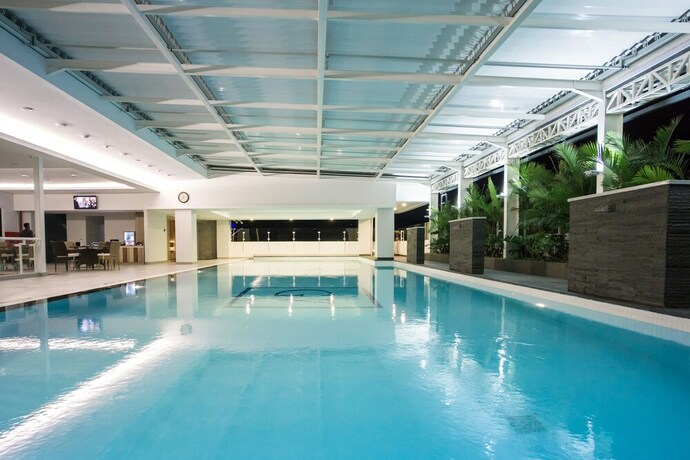 Imagen de la piscina del Hotel Grand G7. Foto 30