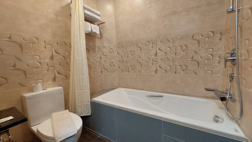 Imagen de la habitación del Hotel Grand Galaxy. Foto 19