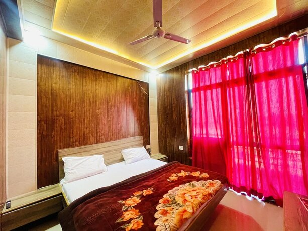 Imagen general del Hotel Grand Ganga Resort. Foto 10