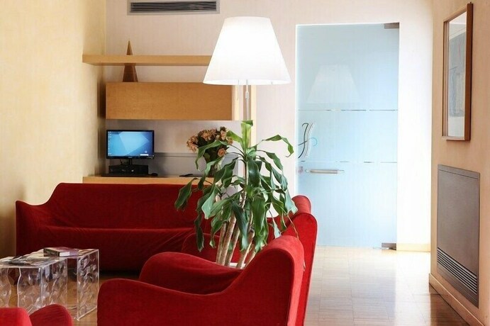 Imagen de los interiores del Hotel Grand Garden. Foto 16