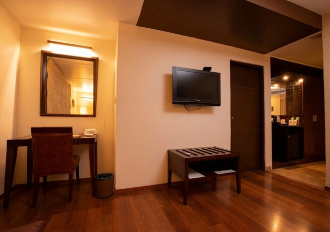 Imagen de la habitación del Hotel Grand Gardenia. Foto 20