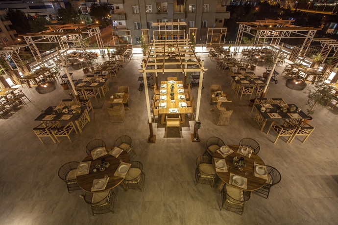 Imagen del bar/restaurante del Hotel Grand Gaziantep. Foto 9