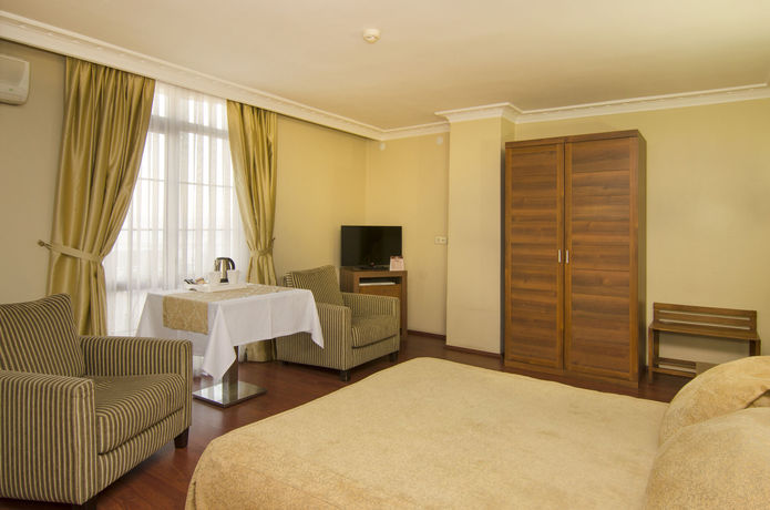 Imagen de los exteriores del Hotel Grand Gebze. Foto 6