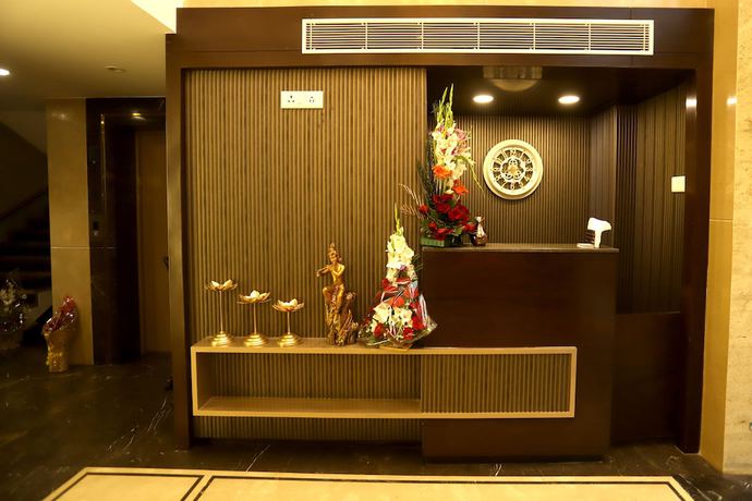 Imagen de los interiores del Hotel Grand Girdhar. Foto 15