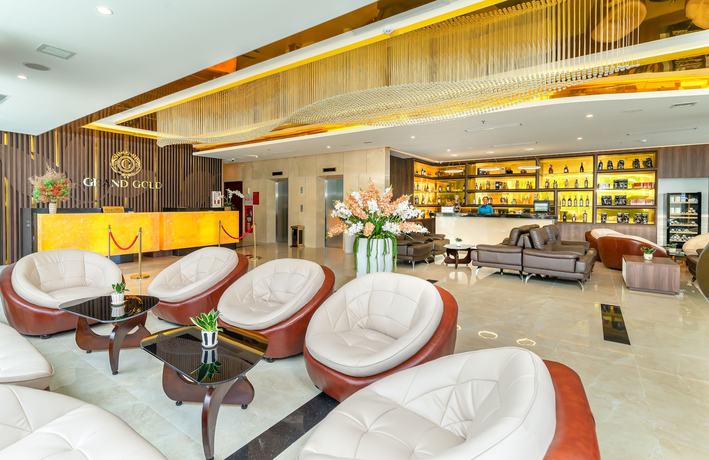 Imagen del bar/restaurante del Hotel Grand Gold. Foto 2