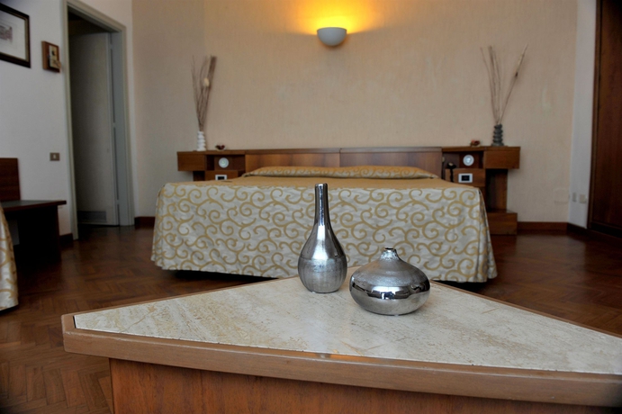 Imagen de la habitación del Hotel Grand Golf. Foto 6