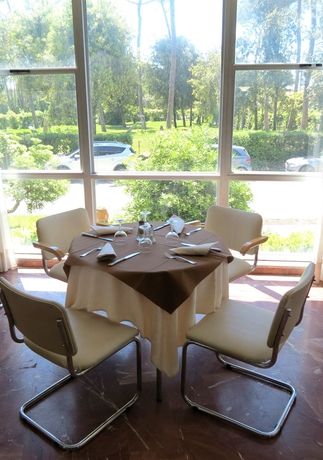 Imagen del bar/restaurante del Hotel Grand Golf. Foto 4
