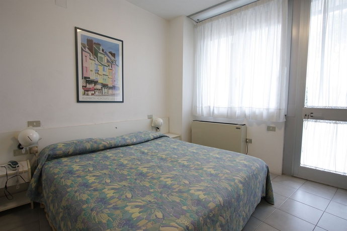Imagen de la habitación del Hotel Grand Golf. Foto 10