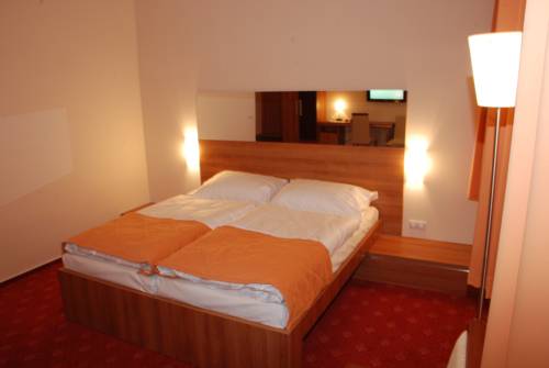 Imagen de la habitación del Hotel Grand, HRADEC KRALOVE CIUDAD. Foto 6
