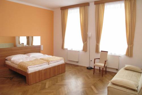 Imagen de la habitación del Hotel Grand, HRADEC KRALOVE CIUDAD. Foto 10