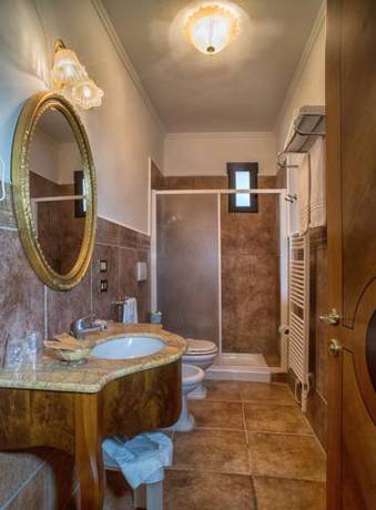 Imagen de la habitación del Hotel Grand Helio Cabala. Foto 2