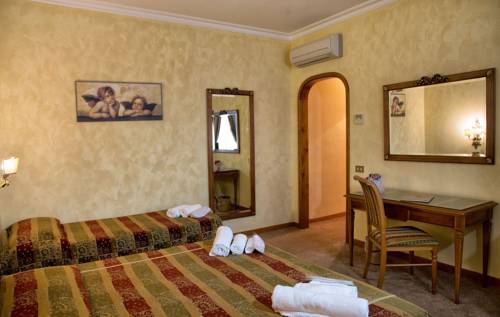 Imagen de la habitación del Hotel Grand Helio Cabala. Foto 3