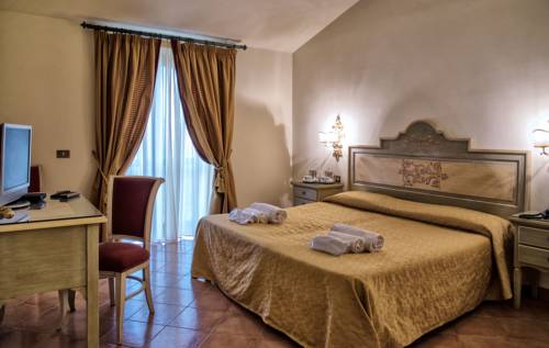 Imagen de la habitación del Hotel Grand Helio Cabala. Foto 4