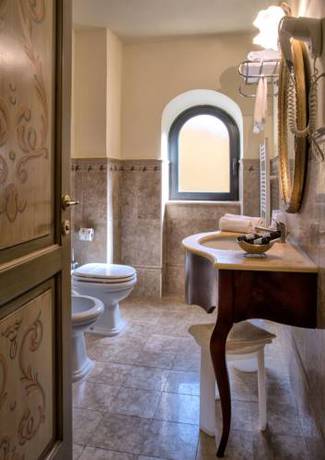 Imagen de la habitación del Hotel Grand Helio Cabala. Foto 5