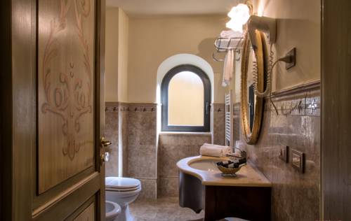 Imagen de la habitación del Hotel Grand Helio Cabala. Foto 8