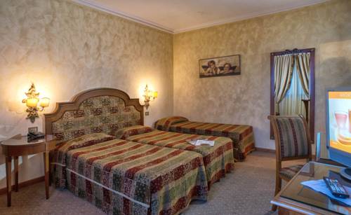 Imagen de la habitación del Hotel Grand Helio Cabala. Foto 10