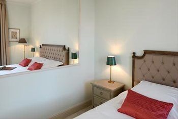 Imagen de la habitación del Hotel Grand Henri. Foto 3