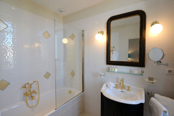 Imagen de los exteriores del Hotel Grand Henri. Foto 10