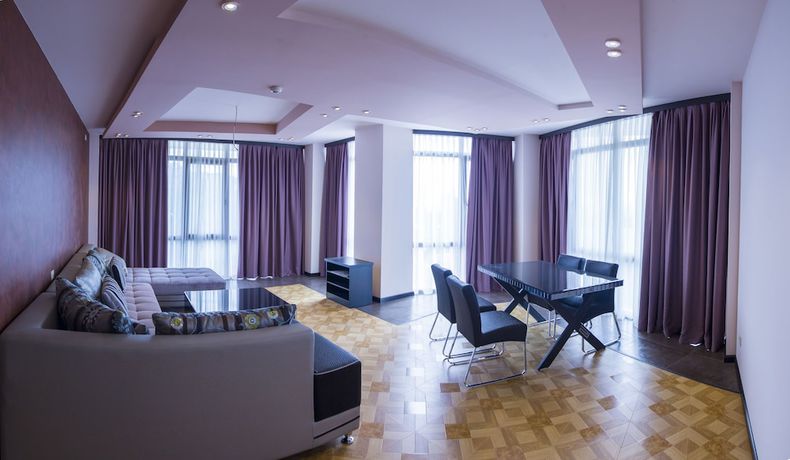 Imagen de la habitación del Hotel Grand Hills. Foto 15