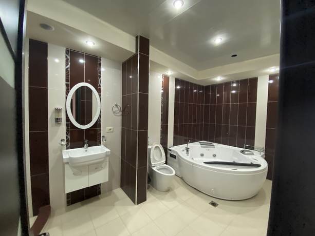 Imagen de la habitación del Hotel Grand Hills. Foto 19