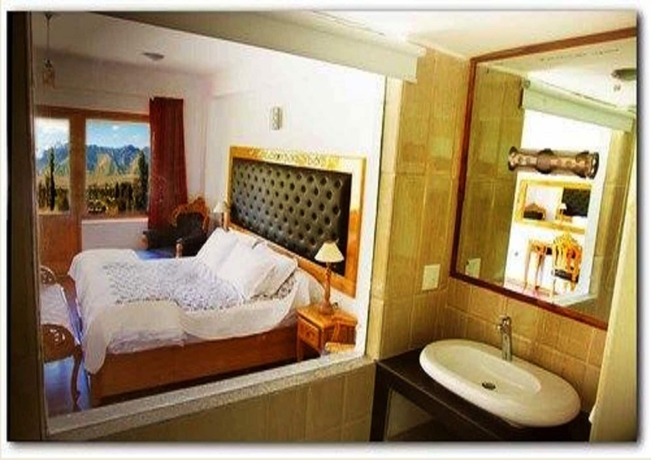 Imagen de la habitación del Hotel Grand Himalaya. Foto 2
