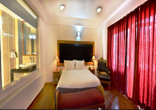 Imagen de la habitación del Hotel Grand Himalaya. Foto 4