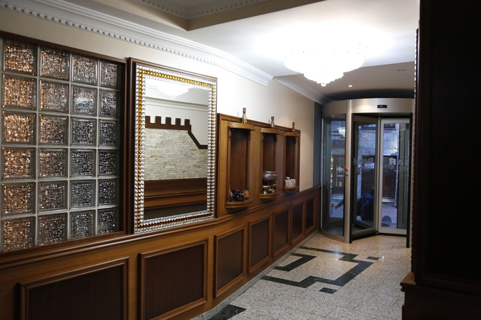 Imagen de los interiores del Hotel Grand Hisar. Foto 17