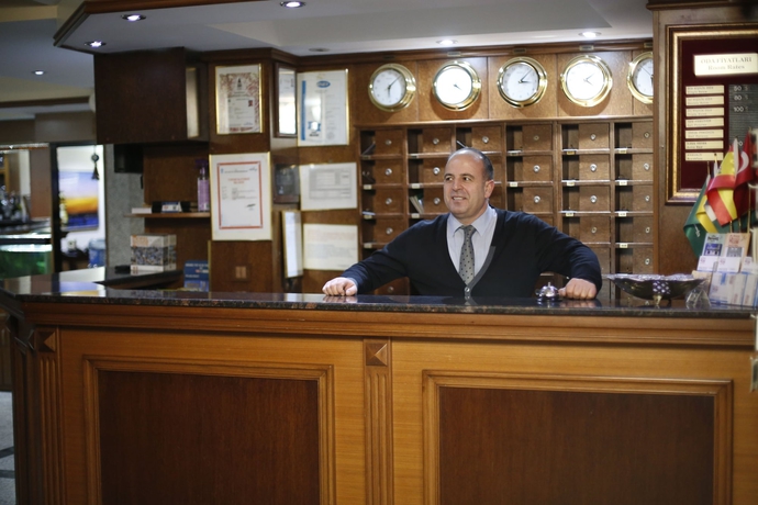 Imagen de los interiores del Hotel Grand Hisar. Foto 19