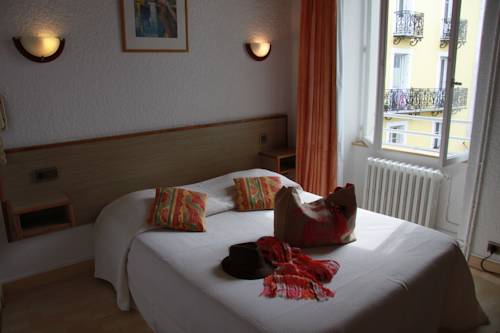 Imagen de la habitación del Hotel Grand H&ocirc;tel De Bretagne. Foto 3