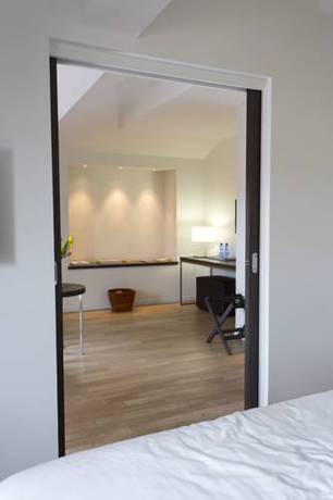 Imagen de la habitación del Hotel Grand H&ocirc;tel De Castres. Foto 6