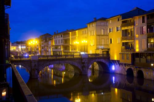 Imagen de la habitación del Hotel Grand H&ocirc;tel De Castres. Foto 9