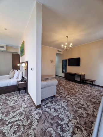Imagen de la habitación del Hotel Grand H&ocirc;tel Oran. Foto 3
