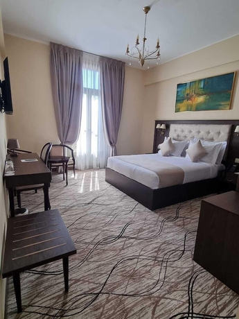 Imagen de la habitación del Hotel Grand H&ocirc;tel Oran. Foto 4